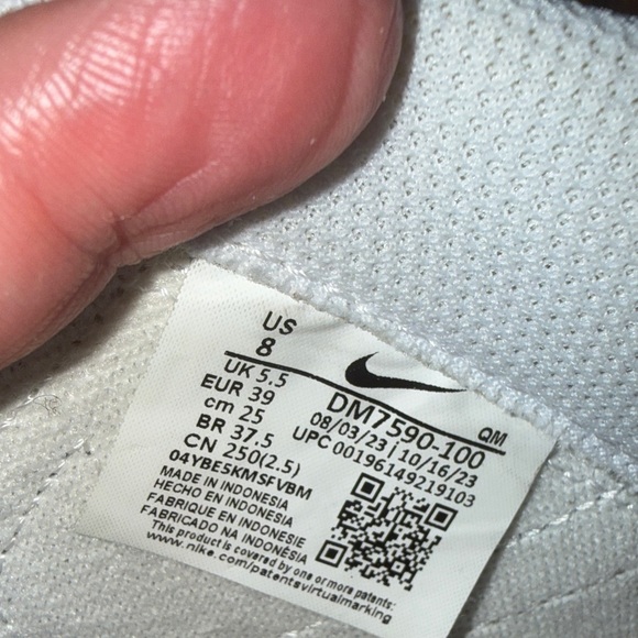 Nike Court Legacy Lift Women’s Platform Sneakers - Picture 4 of 10